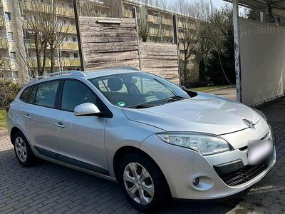 Gebraucht Renault Mégane GrandTour 110 PS (80 kW) 2011 Grau Kombi