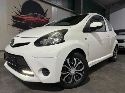 Gebraucht Toyota Aygo Cool 68 PS (50 kW) 2013 Weiß Kleinwagen