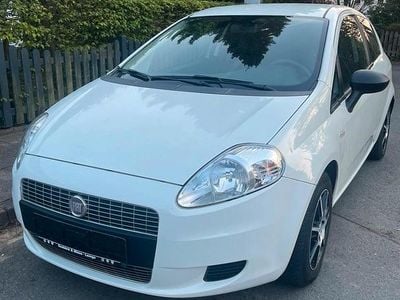 Begagnad Fiat Grande Punto 77 HK (56 kW) 2009 Vit Halvkombi