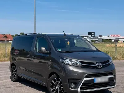 Gebraucht Toyota Proace Verso 144 PS (105 kW) 2021 Grau Kombi