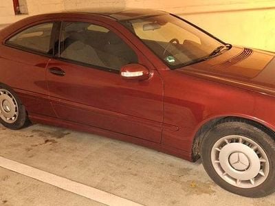 Gebraucht Mercedes CL180 143 PS (105 kW) 2002 Rot Coupé