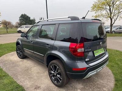 Second-hand Skoda Yeti Adventure 122 CP (89 kW) 2014 Gri SUV