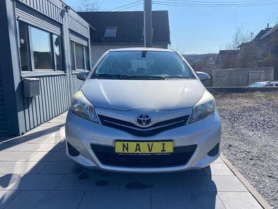 Usata Toyota Yaris Life 90 CV (66 kW) 2012 Argento Utilitaria