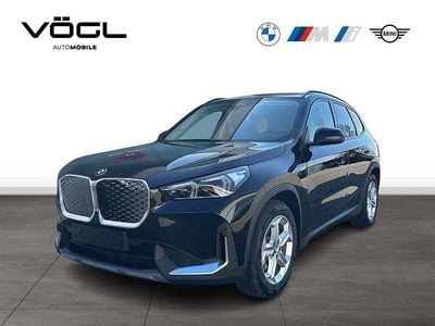 Neu BMW iX1 150 kW (204 PS) 2026 Black sapphire SUV