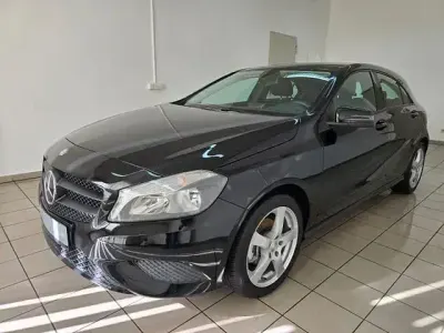 Używany Mercedes A180 150 KM (110 kW) 2014 Czarny Sedan/Limuzyna