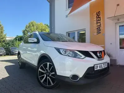 Gebraucht Nissan Qashqai N-Vision 131 PS (96 kW) 2016 Weiß SUV