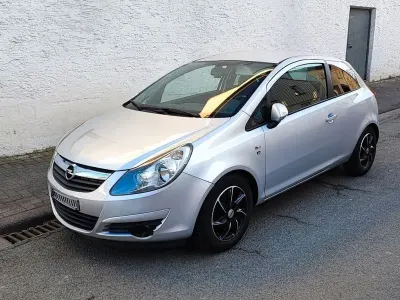 Używany Opel Corsa 95 KM (69 kW) 2010 Srebrny Hatchback