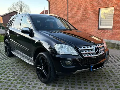 Gebraucht Mercedes ML320 224 PS (164 kW) 2009 Schwarz SUV