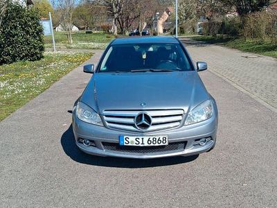 Second-hand Mercedes C200 184 CP (135 kW) 2010 Argintiu Berlinǎ