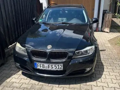 Gebraucht BMW 318 143 PS (105 kW) 2010 Schwarz Kombi