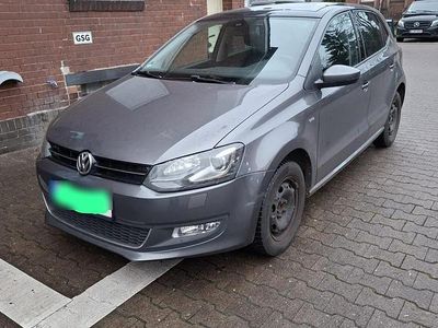 Grau Gebraucht 2013 VW Polo Life Kleinwagen | 10.699 € (Etwas zu teuer)