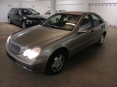 Usata Mercedes C180 Elegance 156 CV (114 kW) 2003 Argento Berlina