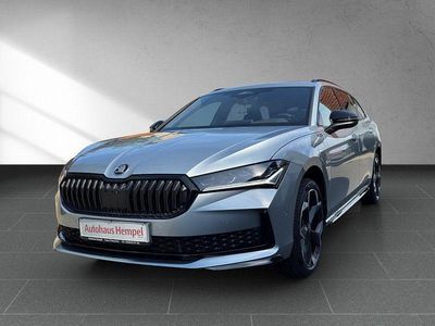 Neu Skoda Superb SportLine 204 PS (150 kW) 2025 Silber Kombi