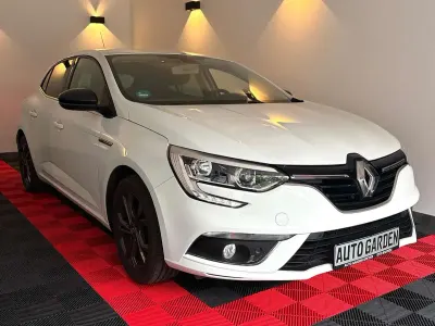 Gebraucht Renault Mégane LIMITED 140 PS (102 kW) 2019 Gletscherweiss Kleinwagen