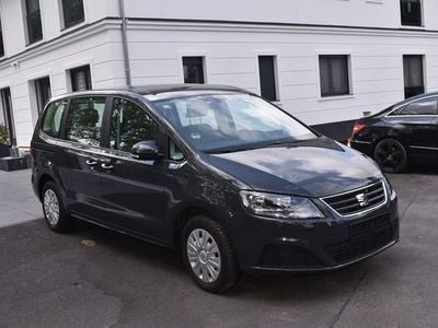 Grau Gebraucht 2017 Seat Alhambra Style Van / Kleinbus | 21.999 €