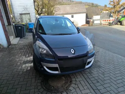 Gebraucht Renault Scénic III Bose Edition 131 PS (96 kW) 2011 Blau Van / Kleinbus