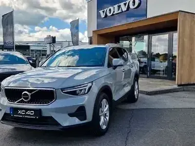 Gebraucht Volvo XC40 Core 163 PS (119 kW) 2024 Vapour grey SUV