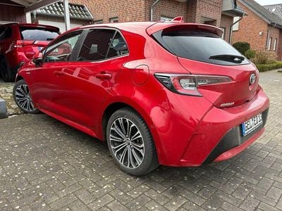 Gebraucht Toyota Corolla Club 122 PS (89 kW) 2019 Rot Limousine