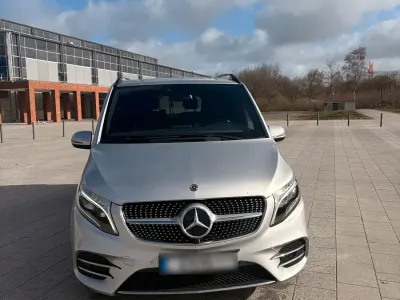 Gebraucht Mercedes V220 163 PS (119 kW) 2020 Silber Van / Kleinbus