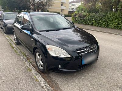 gebraucht Kia Ceed / schwarz / 122 PS