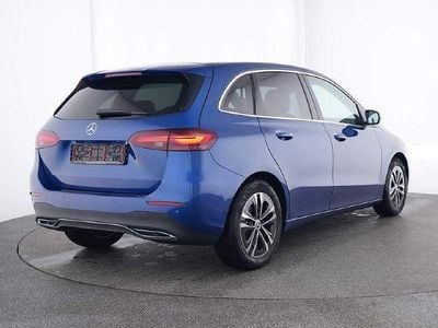 Gebraucht Mercedes B220 Progressive 190 PS (139 kW) 2024 Blau Van / Kleinbus