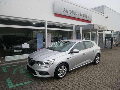 Gebraucht Renault Mégane III Experience 132 PS (97 kW) 2016 Platingrau Kleinwagen
