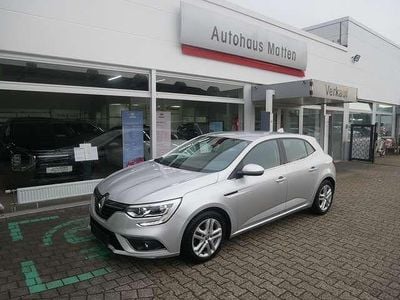 Platingrau Gebraucht 2016 Renault Mégane III Experience Kleinwagen | 9.990 € (Etwas zu teuer)