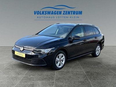 Gebraucht VW Golf VIII Life 150 PS (110 kW) 2023 Deep black perleffekt (metallic) Kombi