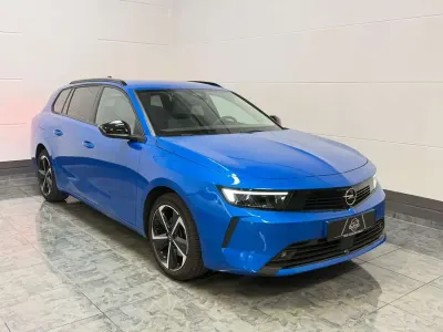 Gebraucht Opel Astra Elegance 131 PS (96 kW) 2024 Blau Kleinwagen