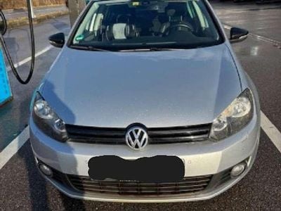 Gebraucht VW Golf VII Match 105 PS (77 kW) 2012 Silber Limousine