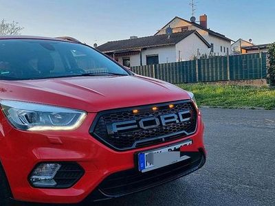 Gebraucht Ford Kuga 150 PS (110 kW) 2017 Rot SUV