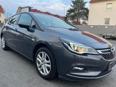 Schwarz Gebraucht 2016 Opel Astra Active Limousine | 7.400 € (Guter Preis)