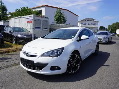 Gebraucht Opel Astra GTC Innovation 180 PS (132 kW) 2012 Weiß