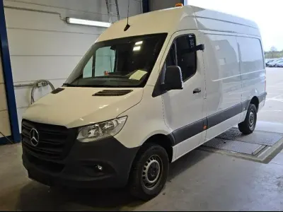 Używany Mercedes Sprinter 170 KM (125 kW) 2022 Biały Van