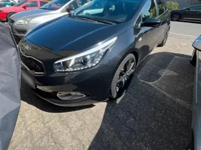 Gebraucht Kia Ceed 128 PS (94 kW) 2013 Schwarz Kleinwagen