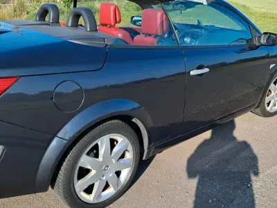 Gebraucht Renault Mégane Cabriolet Dynamique 135 PS (99 kW) 2007 Rot Cabrio