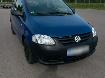 Gebraucht VW Fox 54 PS (39 kW) 2006 Blau Kleinwagen