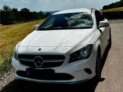 Gebraucht Mercedes CLA220 Shooting Brake Urban 170 PS (125 kW) 2018 Weiß Kombi
