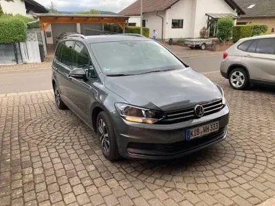 Gebraucht VW Touran IQ Drive 116 PS (85 kW) 2019 Grau Van / Kleinbus