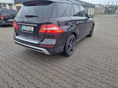 Schwarz Gebraucht 2012 Mercedes ML350 Edition 1 SUV | 19.100 € (Guter Preis)