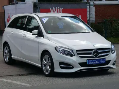 Gebraucht Mercedes B200 156 PS (114 kW) 2018 Weiß Kleinwagen