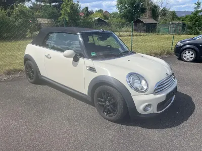 Gebraucht Mini One Cabriolet 98 PS (72 kW) 2015 Weiß Cabrio