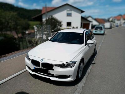 Gebraucht BMW 318 Luxury Line 143 PS (105 kW) 2013 Weiß Kombi