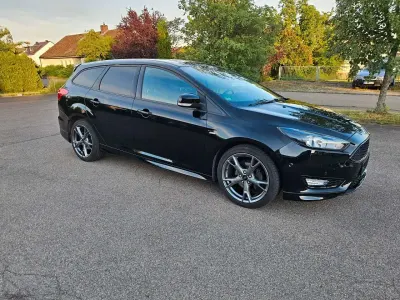 Gebraucht Ford Focus ST-Line 140 PS (102 kW) 2018 Shadow black Kombi