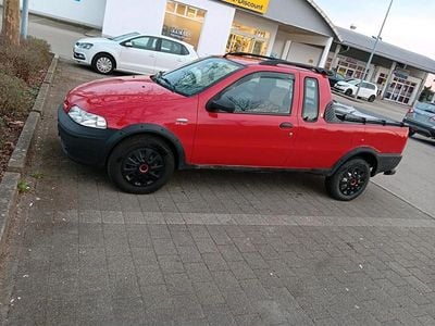 Gebraucht Fiat Strada 80 PS (58 kW) 2003 Rot Pickup