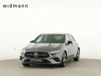 Gebraucht Mercedes A200 Night 163 PS (119 kW) 2026 Grau Limousine