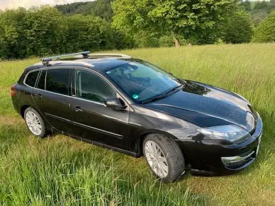 Używany Renault Laguna GrandTour Initiale 173 KM (127 kW) 2014 Czarny Kombi