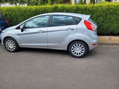Gebraucht Ford Fiesta Trend 75 PS (55 kW) 2014 Silber Kleinwagen
