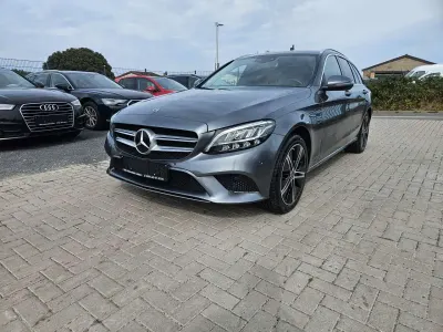 Używany Mercedes C300e 306 KM (225 kW) 2020 Szary Kombi