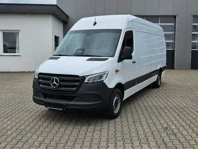 Używany Mercedes Sprinter 170 KM (125 kW) 2024 Biały Van